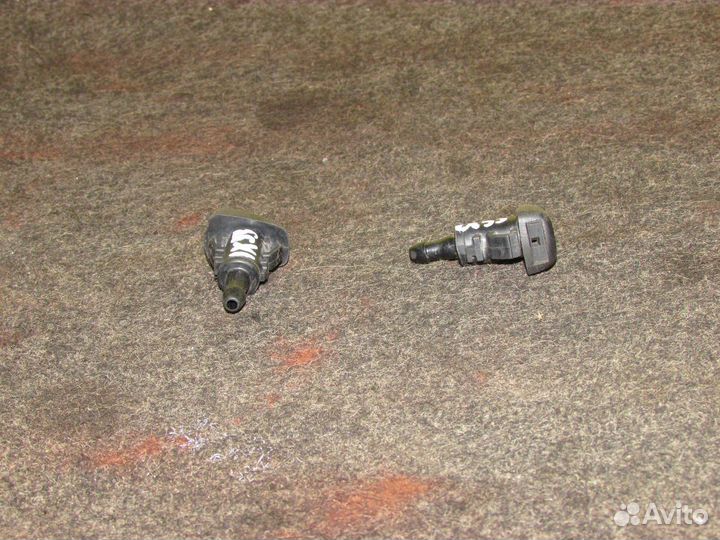 Форсунка омывателя лобового стекла Hyundai ix35