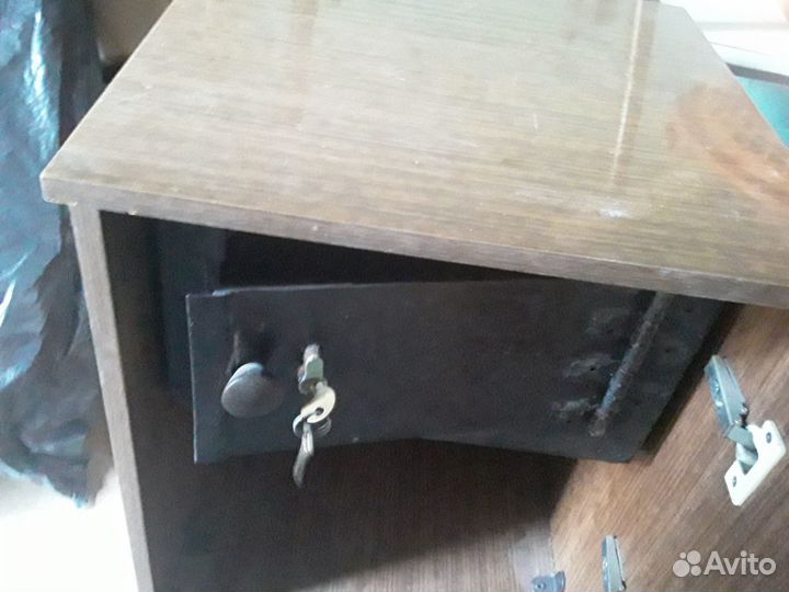 Сейф в тумбочке