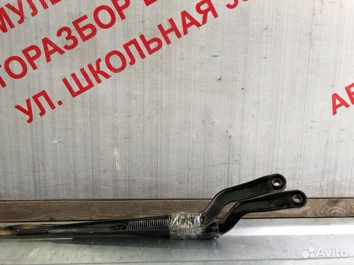 Поводки дворников стеклоочистителей Форд Фиеста 5