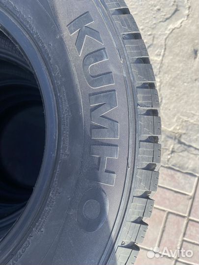 Kumho 954 205/70 R15 24H