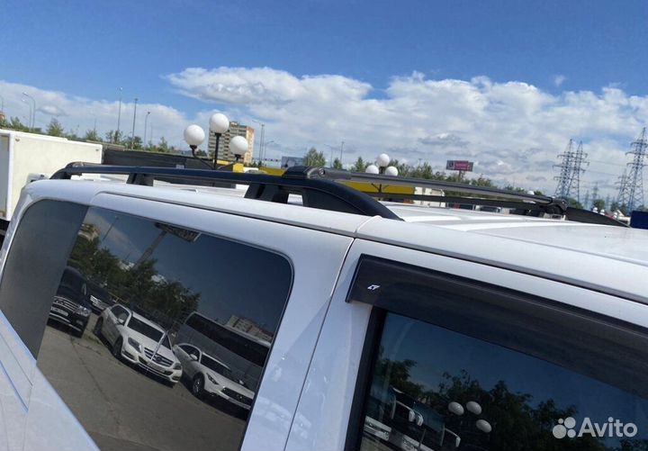 Рейлинги вдоль крыши на Opel Vivaro