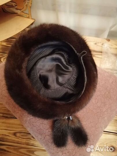 Шапка берет норковый