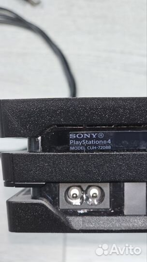 Sony playstation 4 pro model CUH-7208B