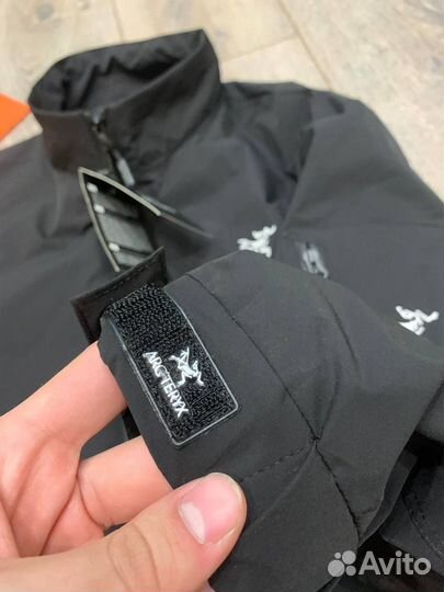 Ветровка arcteryx черная