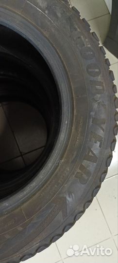 Goodyear Ultragrip Ice Arctic 195/65 R15