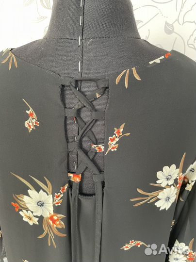 Платье шифоновое черного цвета в цветок женское 48