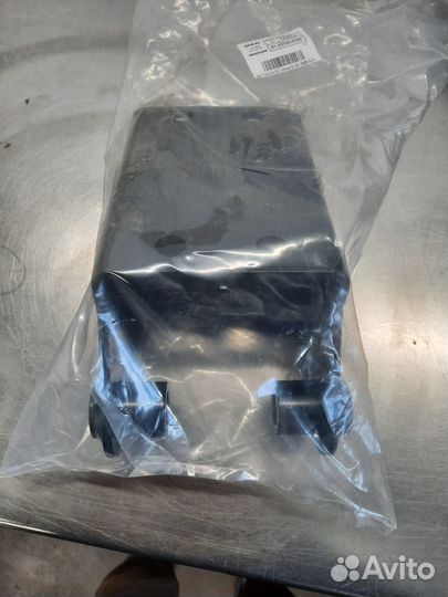 Кронштейн заднего амортизатора верхний MAN 8143740