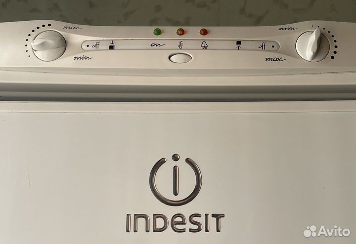 Холодильник indesit