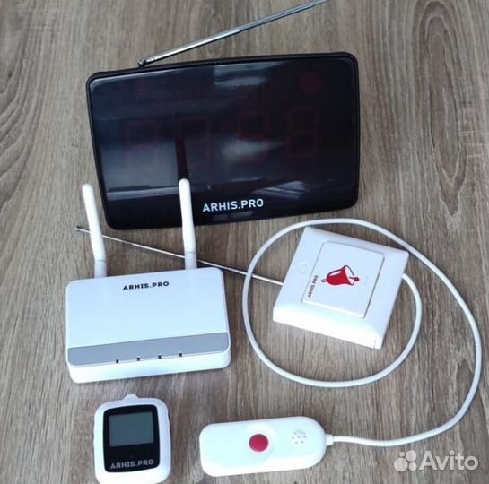 Кнопка вызова помощи инвалидам в санузел