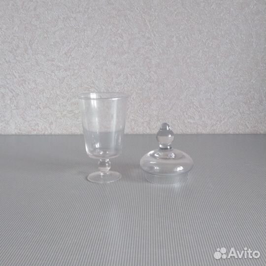 Сосуд с крышкой