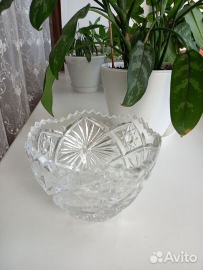 Хрустальные вазы конфетницы