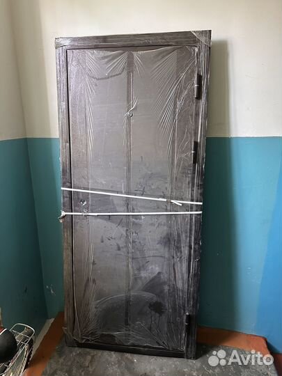 Дверь входная металлическая новая