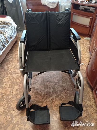Инвалидная коляска новая