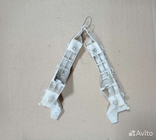 Кронштейн заднего бампера Mitsubishi Pajero Sport2