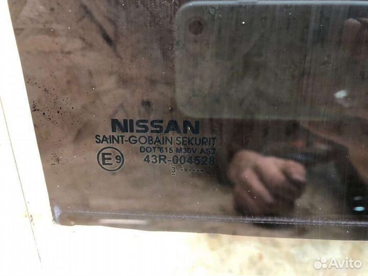 Стекло двери задней правой Nissan Tiida