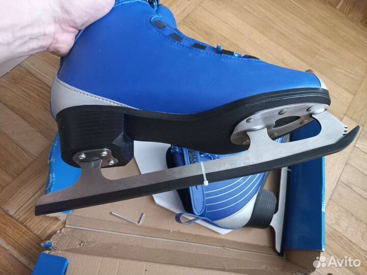Коньки фигурные