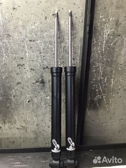 Амортизаторы задние Volkswagen Golf VII