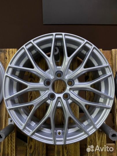 Neo6,5x16/5x100 ET38 D57,1 654 Silver