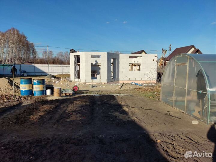 Бригада строителей