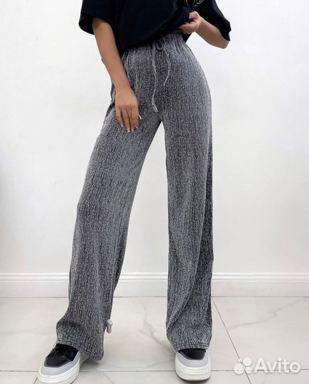 Лёгкие летние брючки со стразами и люрексом