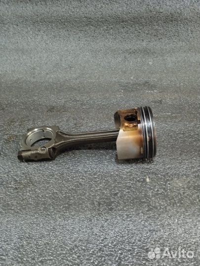 Поршень с шатуном Nissan QG16DE