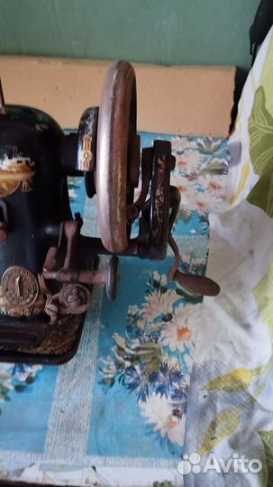 Швейная машинка зингер ручная