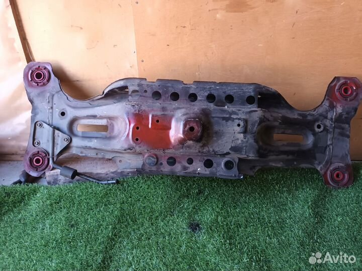 Балка подрамник Тойота Камри