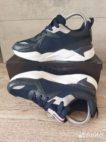 Кроссовки женские 39 р. новые