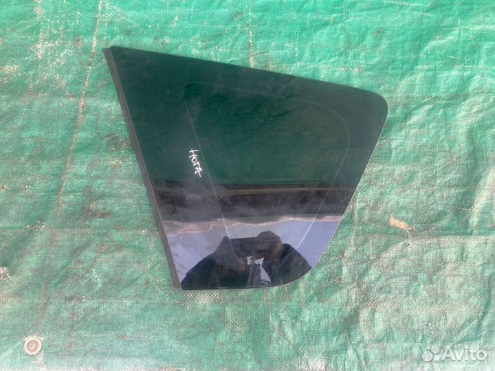 Стекло глухое левое Nissan Note E11 Енот Ноут