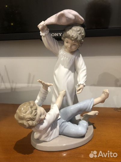 Статуэтка Статуэтка 