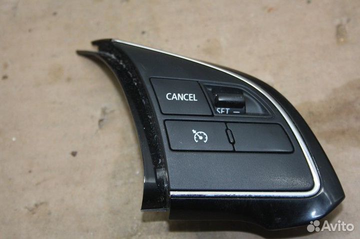 Кнопки в руль (правая) mitsubishi outlander 2015