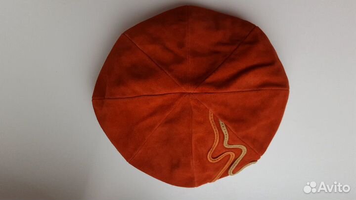 Новый стильный берет из натуральной замши