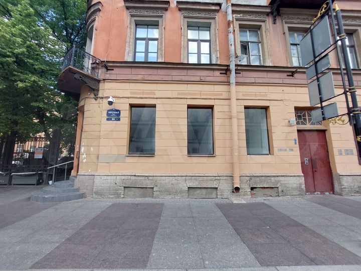 Угловое помещение, однообъемник 118 м²