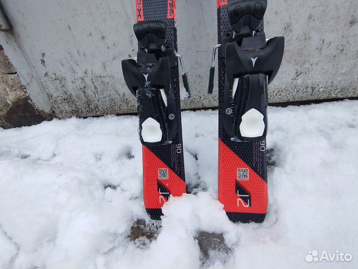 Детские горные лыжи atomic redster J2 90