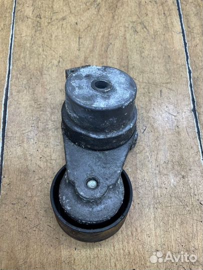 Натяжной ролик приводного ремня Opel Meriva A