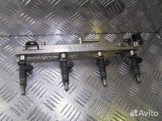 Топливная рампа бензиновая BMW 3 E46 (83G17TJ01)