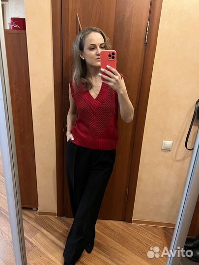 Жилет красный 42