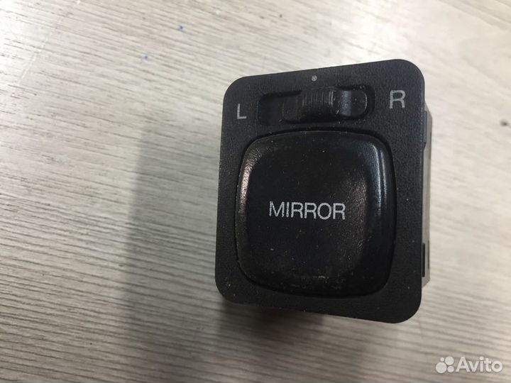 Блок управления зеркалами Honda Integra 2 с1989-19