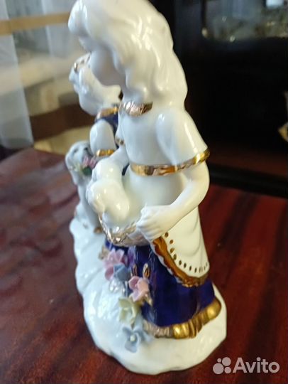 Статуэтка фарфор