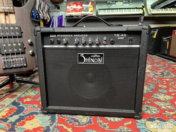 Комбоусилитель для бас гитары Shinobi TB-40 bass