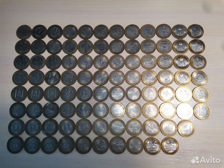 Продам 10 рублёвые монеты (биметалл)