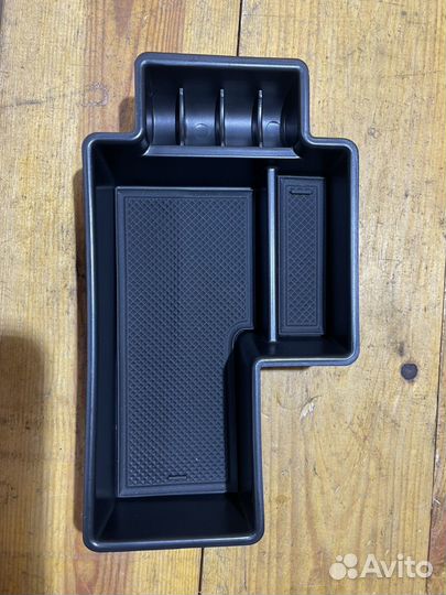 Полка в подлокотник skoda superb