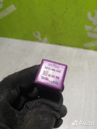 Реле топливного насоса Опель Астра Джи 98-05