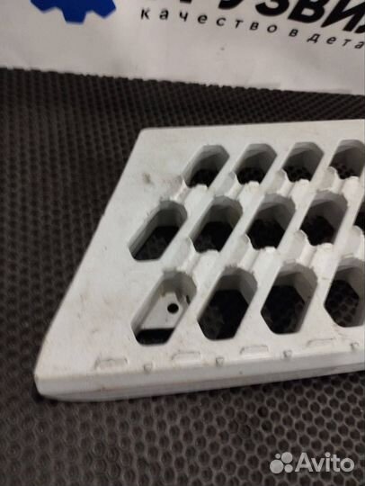 Ступень правая Volvo FH4 82859306