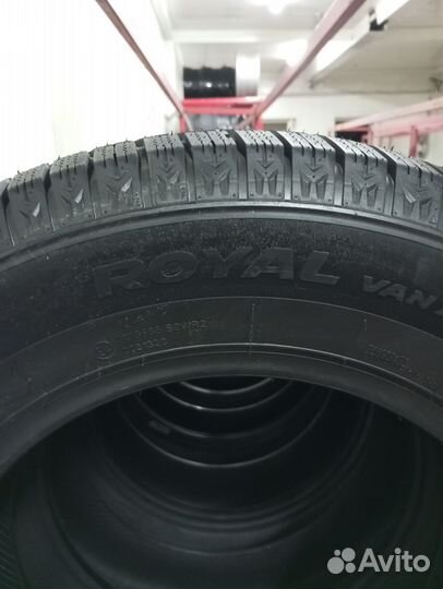 Royal Black Royal Van 195/70 R15 104