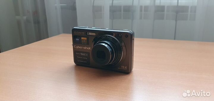 Sony Cyber-shot DSC-W300