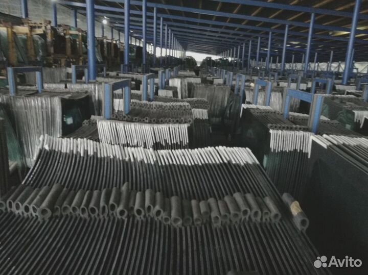 Стекло боковое правое верхнее Case