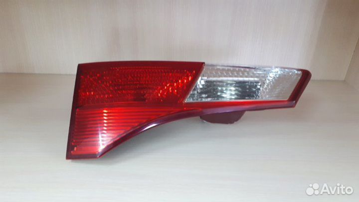 Фонарь задний левый Toyota Rav4 ZSA42