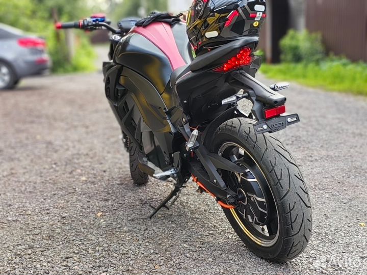 Электромотоцикл Kawasaki Z1000