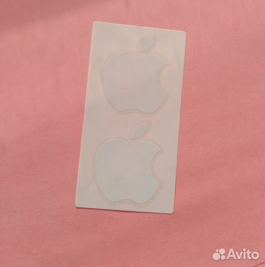 Наклейки на iPhone